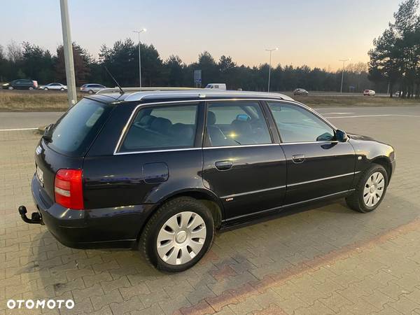 Audi A4 Avant 1.8 - 7