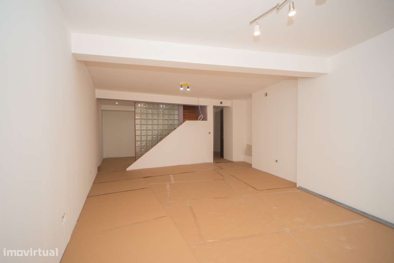 Apartamento T2+1 com cave e espaços adicionais na Tv. Nazaré, Lisboa - Grande imagem: 4/36