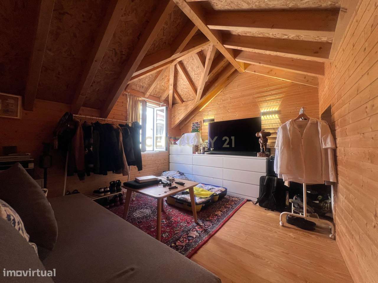 Predio totalmente Remodelado no coraçāo do Bairro Alto em Lisboa - Grande imagem: 2/28