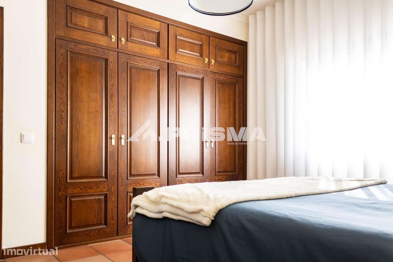 Moradia T5 para Venda em C. Branco-28