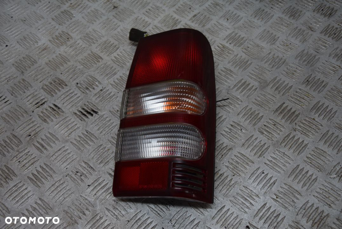 MITSUBISHI PAJERO JUNIOR LAMPA PRAWA LEWA TYŁ - 6