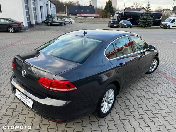 Volkswagen Passat 1.5 TSI EVO Elegance DSG - 2