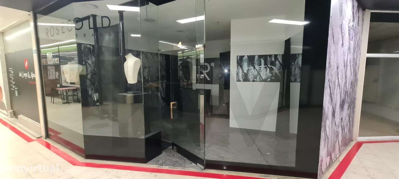 Investidores! Escritório arrendado. Yeld de 9% brutos! Renda: 590 euro - Grande imagem: 3/21