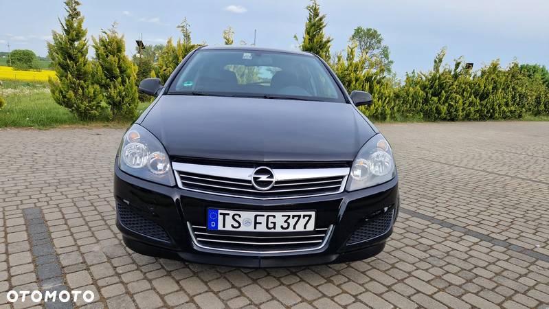 Opel Astra 1.6 Caravan Edition - 3