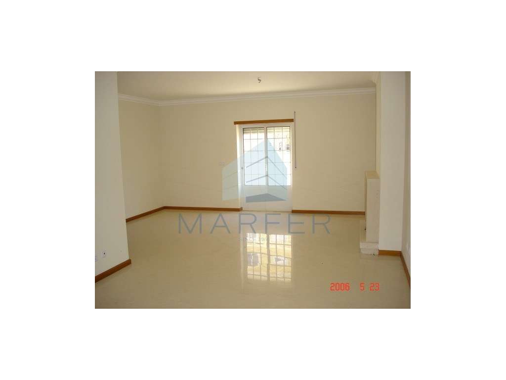 Moradia - T3 Matos Cheirinhos - Grande imagem: 2/13