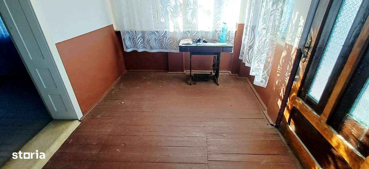 Sasar, casa 11 ari teren-4