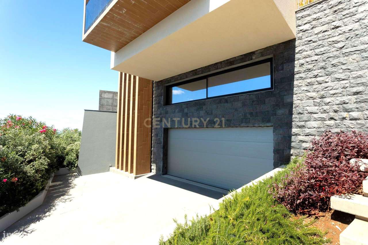 Moradia Moderna de Luxo com Vista Deslumbrante sobre o Atlântico – Sít-26