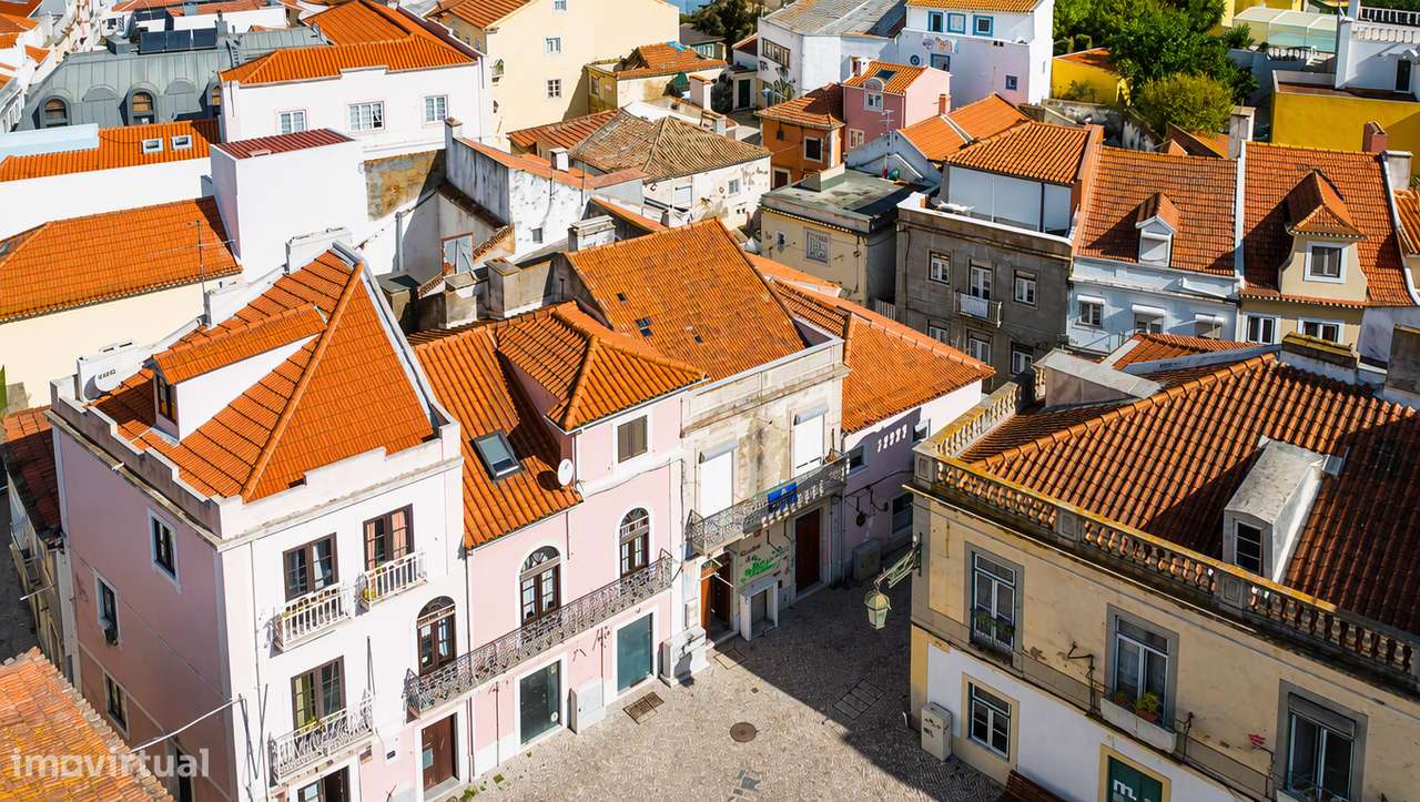 Prédio para recuperação na Zona histórica do Seixal, junto à zona ribe-4