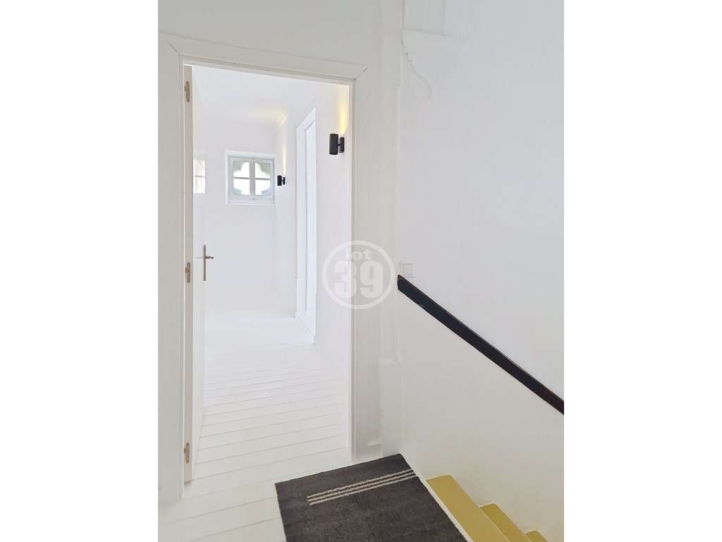 Andar Renovado com 4 Quartos | Zona Histórica a 140 m da Praia | Al...-6