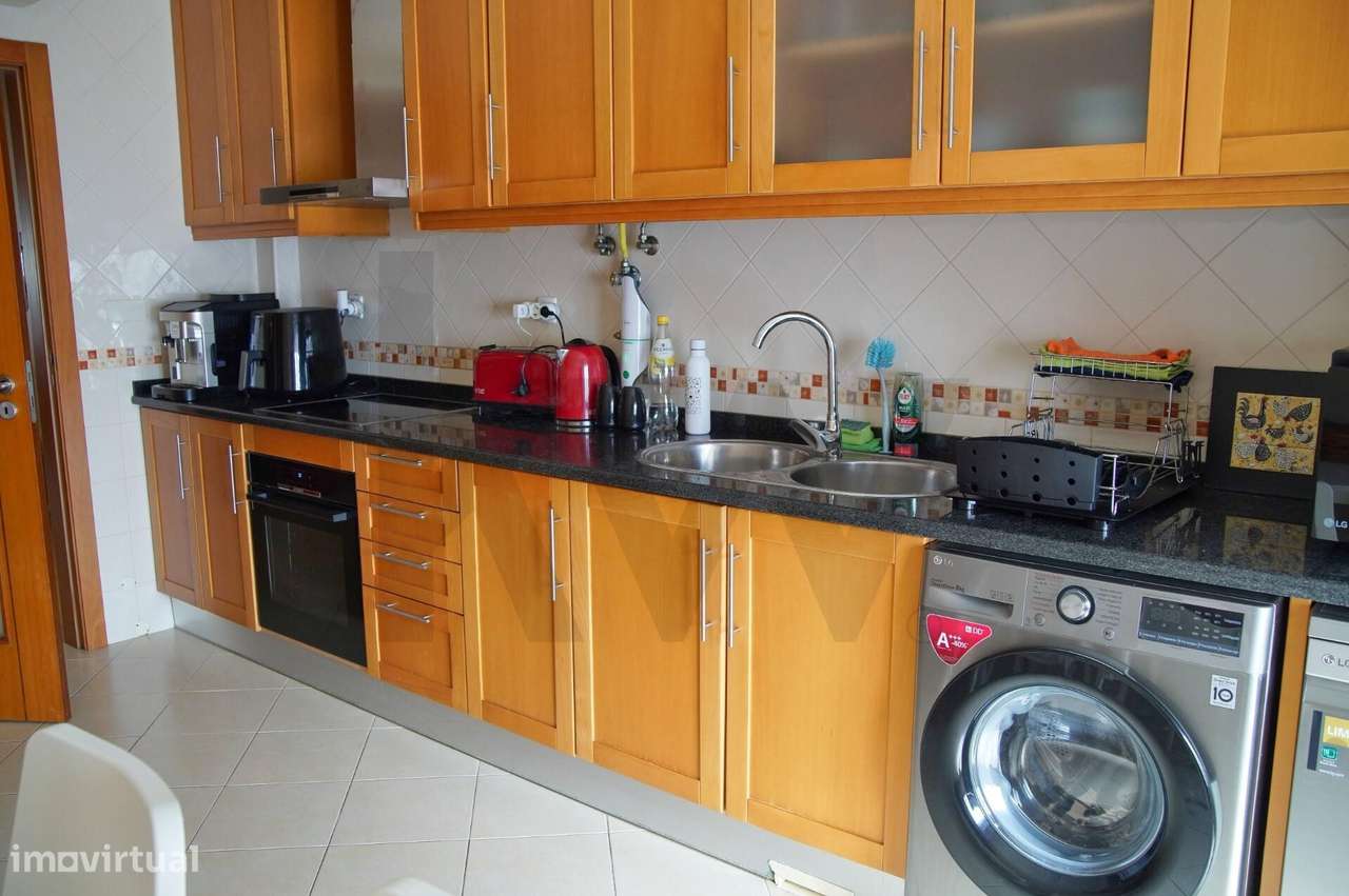 T3 com Garagem Box e Wall Connector | Pronto a Habitar – Pinheiros, Ab - Grande imagem: 5/23