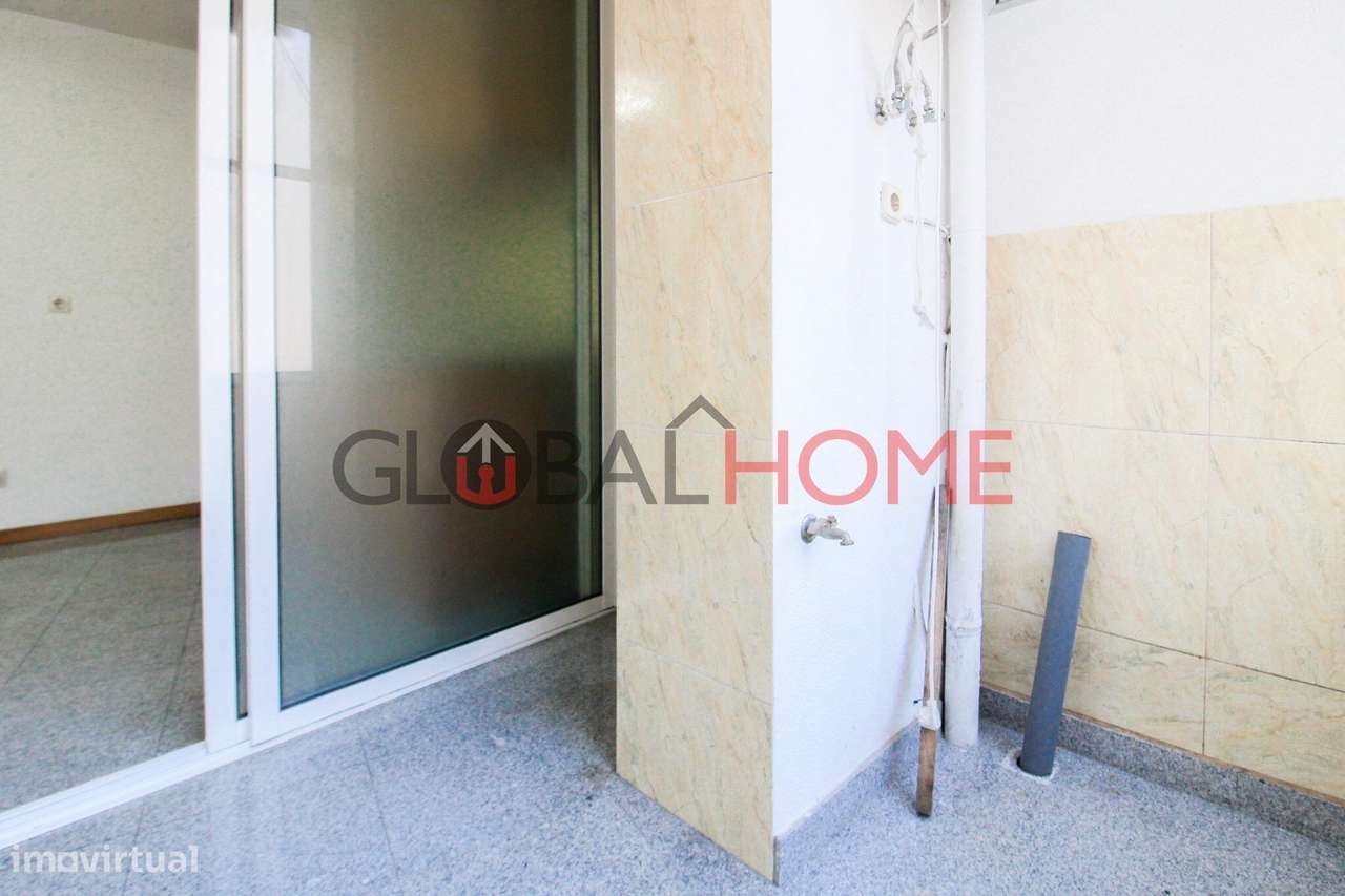 Apartamento T3 na Avenida da Carvalha-17