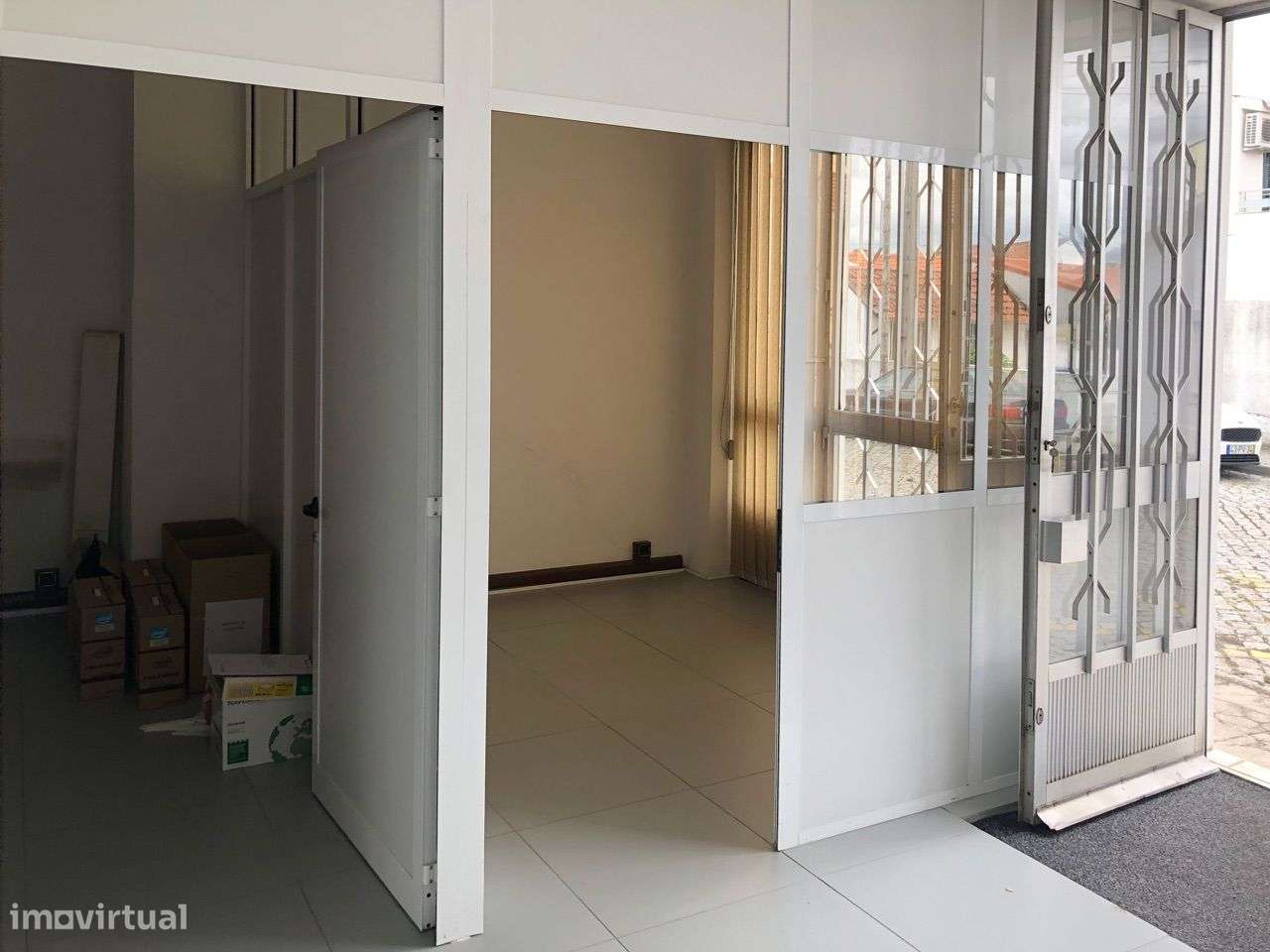 Armazém com 250m2 a 3 minutos do Centro da Cidade - Grande imagem: 5/6