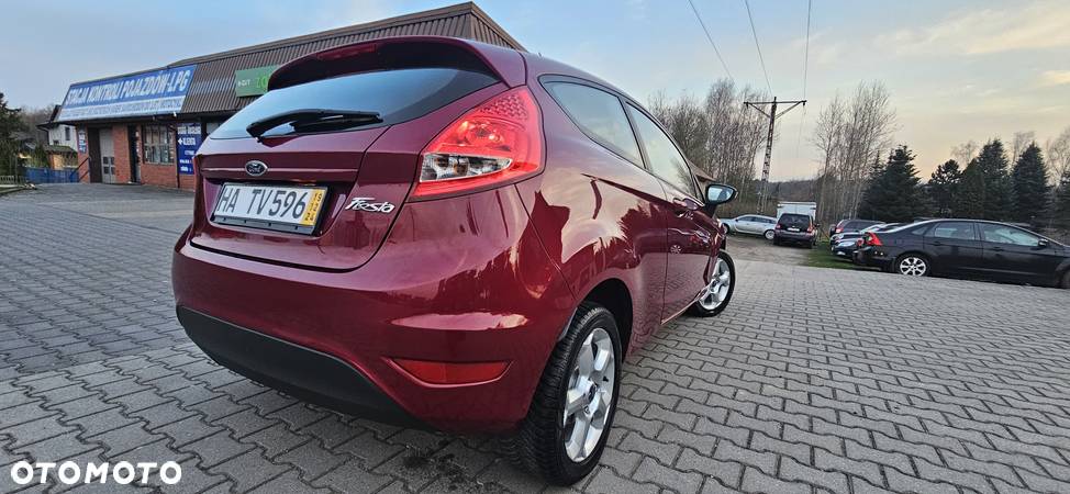 Ford Fiesta 1.3 Ambiente - 1