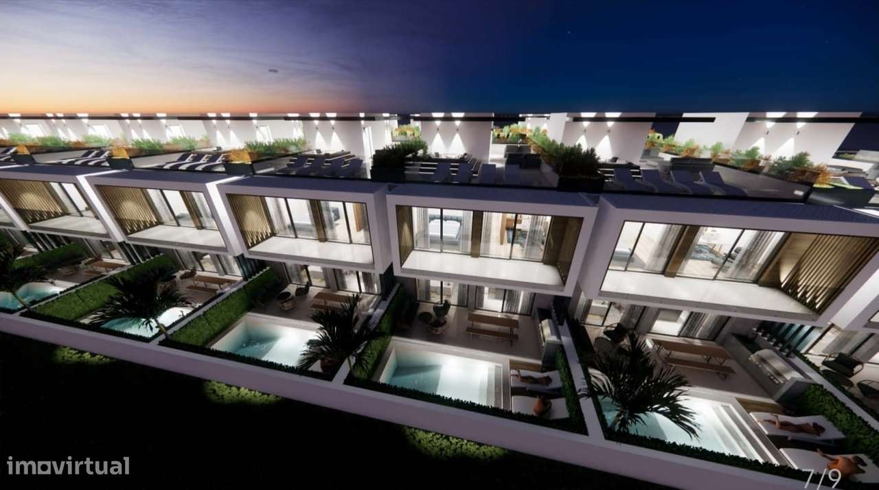 Moradia V4/V5 de Luxo com Piscina e Rooftop – Montenegro, Faro - Grande imagem: 4/17