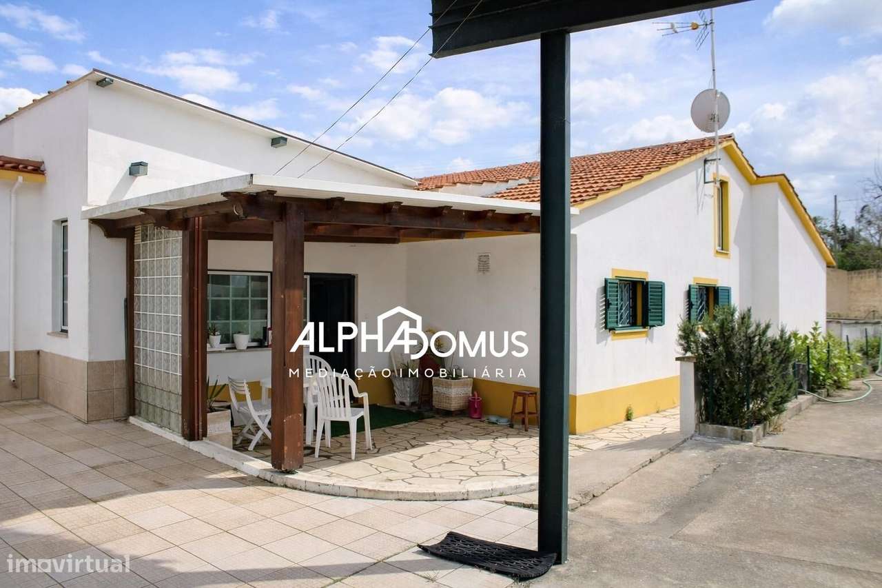 Moradia isolada com piscina, anexo e terreno, em Barosa.-3