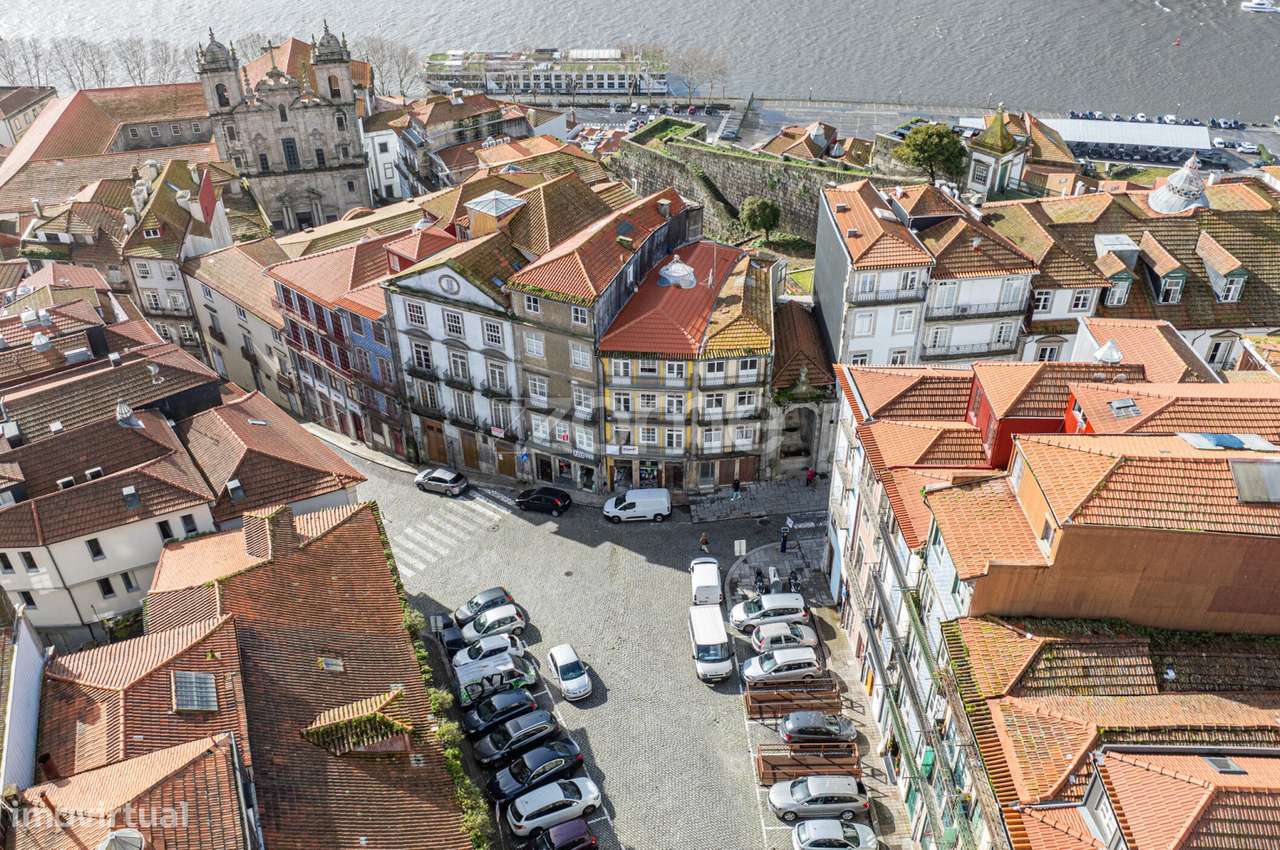 Trespasse de negócio com jogos sociais - ao Jardim das Virtudes, Po... - Grande imagem: 2/15