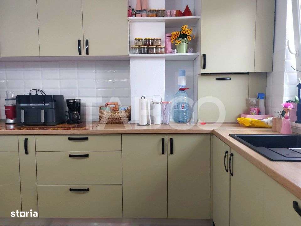 Apartament renovat 66 mp 3 camere 2 bai balcon pivnita Cisnadie - Imagine principală: 3/19
