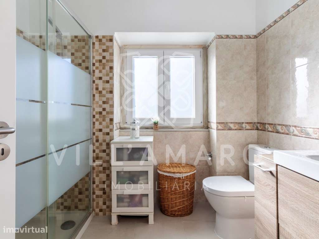 Moradia Bi-familiar térrea T2+1, com cave, renovada, jardim, garage...-44