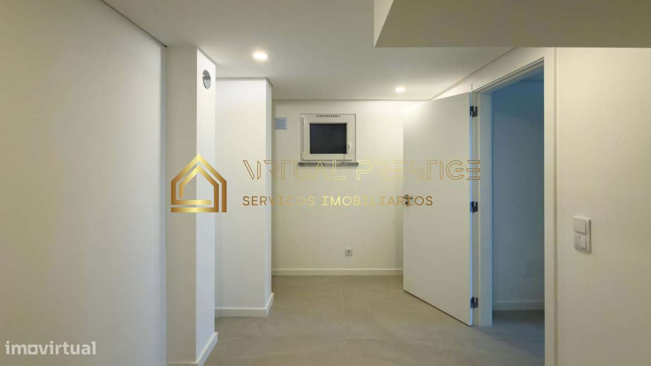 Moradia T4+1 nova de gaveto com piscina e garagem em Palhais + cave...-25