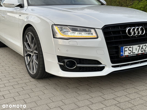 Audi A8 4.2 TDI DPF (clean diesel) quattro tiptronic - 24