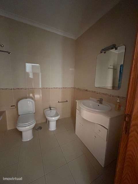 Apartamento T3 c/ terraço e garagem em Leiria-7