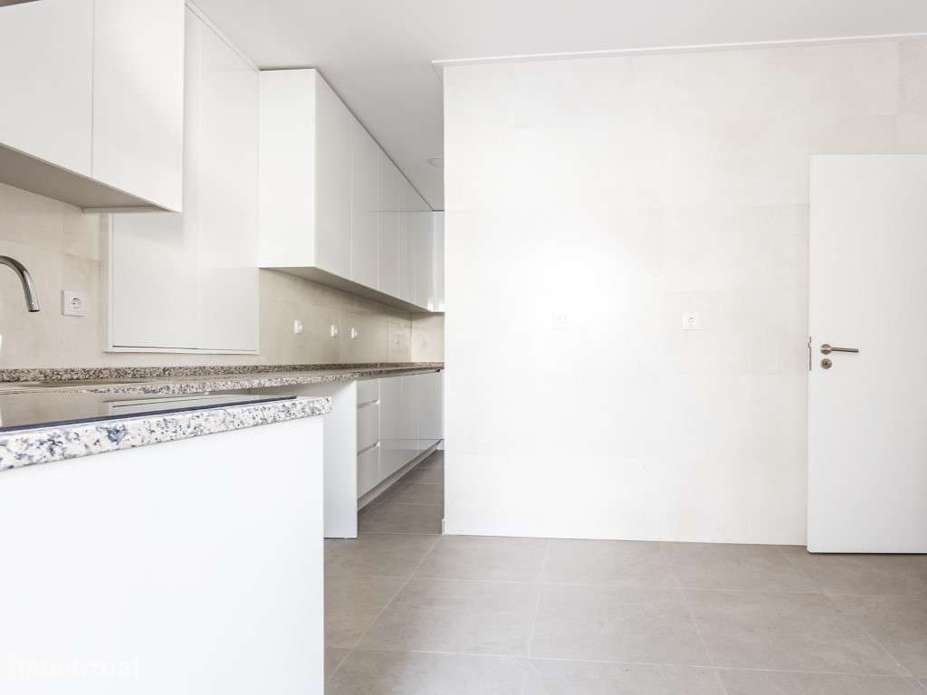 T4 renovado no centro de Lisboa, perto da Avenida da Liberdade-18