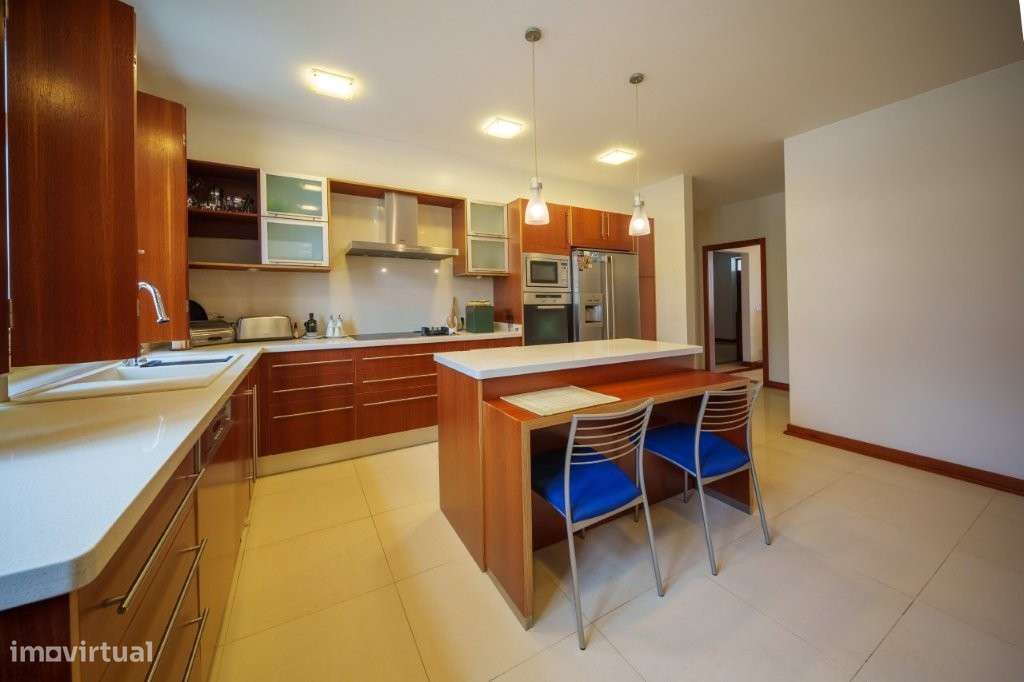 Moradia T5 - Tomar, inserida num amplo terreno de 15.560 m²-11