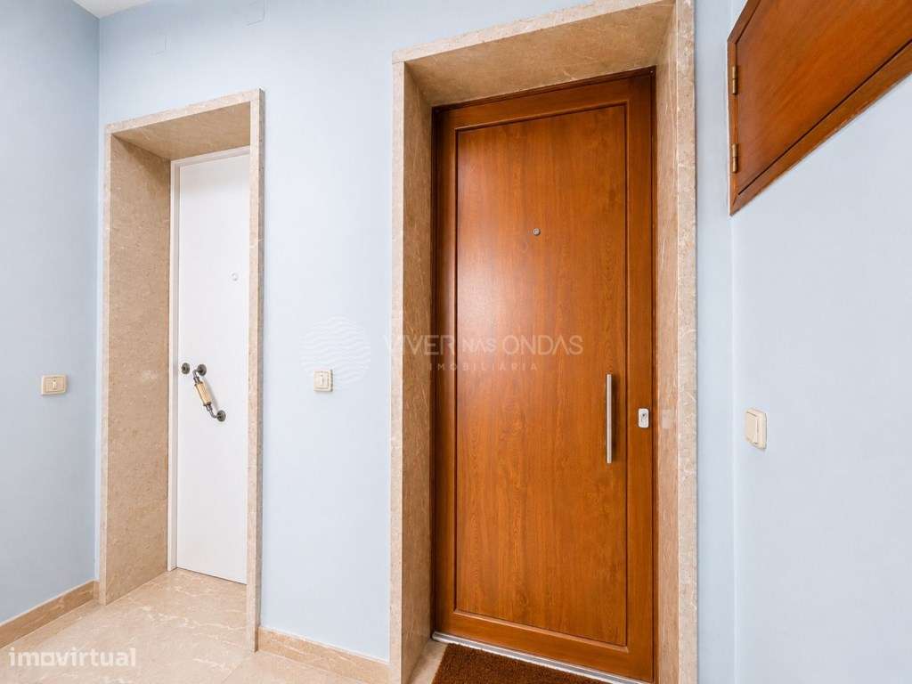 Andar de Moradia T2 remodelado em Santo António - Costa da Caparica-24