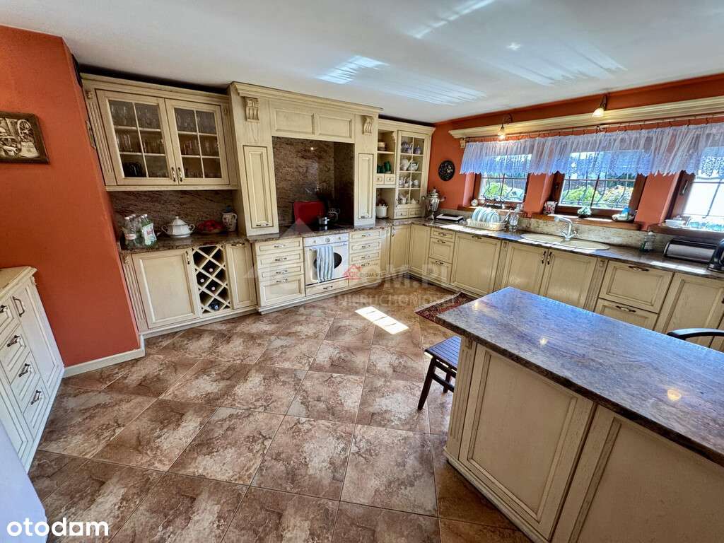 Przestronny dom 360 m² z ogrodem – Piękny ogród-9