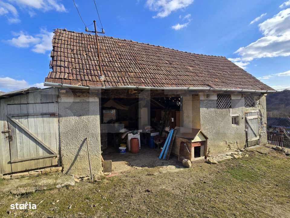 Casa cu farmec rustic, teren de 4887 mp - Imagine principală: 5/8