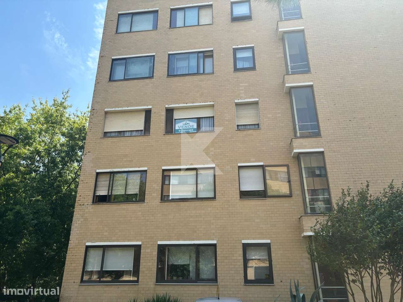 Apartamento T4 com garagem junto ao Rio Douro-32