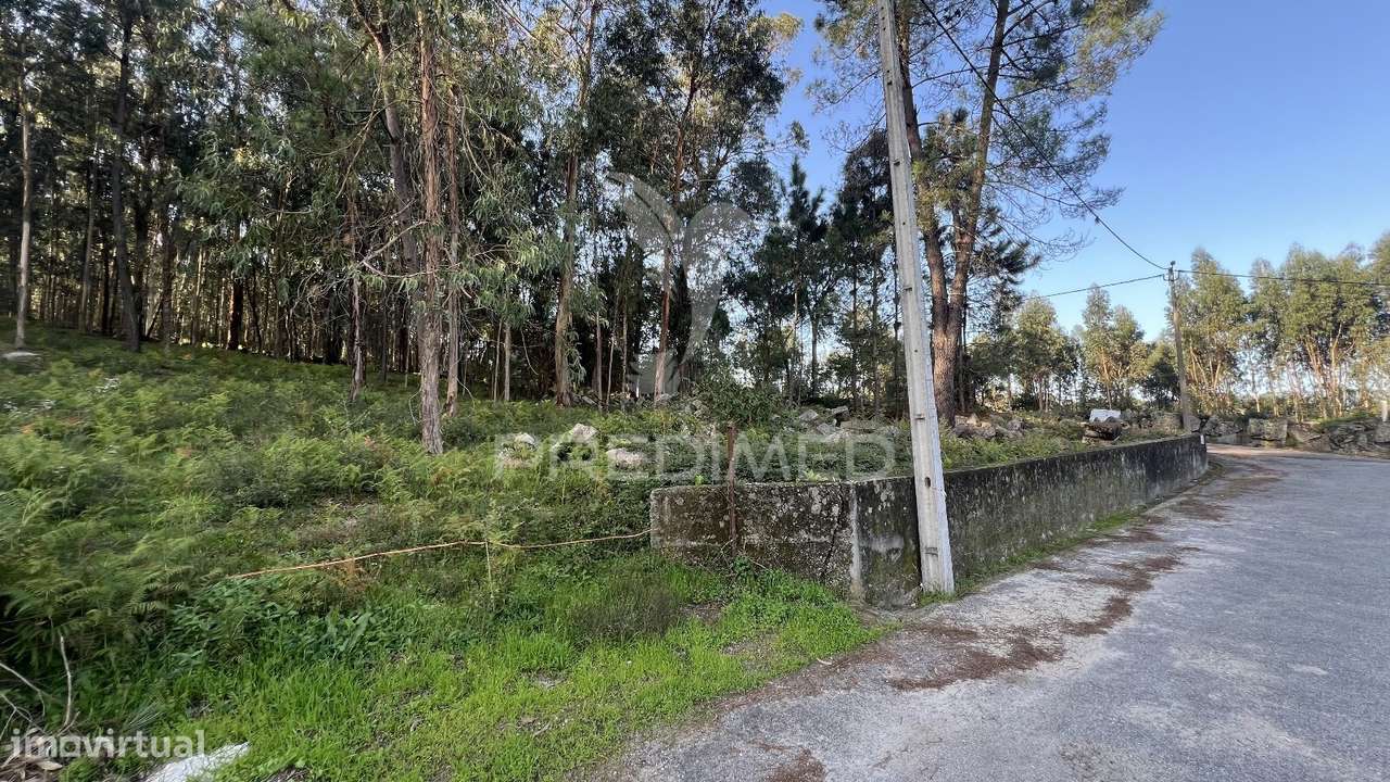 TERRENO DE GAVETO PARA CONSTRUÇÃO - TURIZ, VILA VERDE (1305m2) - Grande imagem: 2/14
