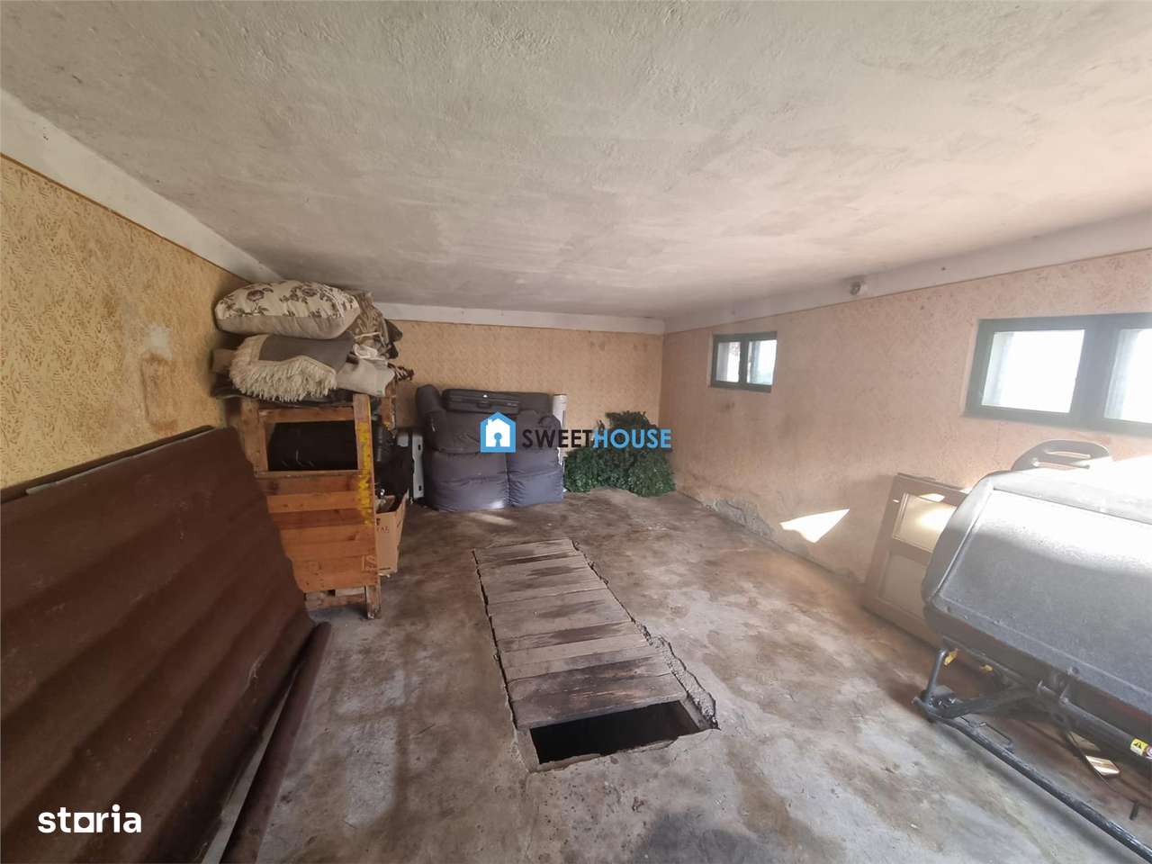 Casa de vanzare  cu 4 camere si anexe  in Fagaras.-4