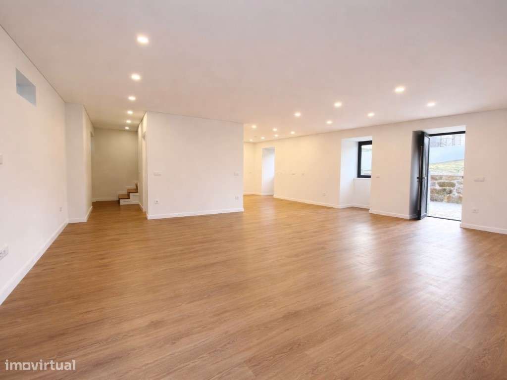 Moradia T3 com Terraço Panorâmico e Jardim-7