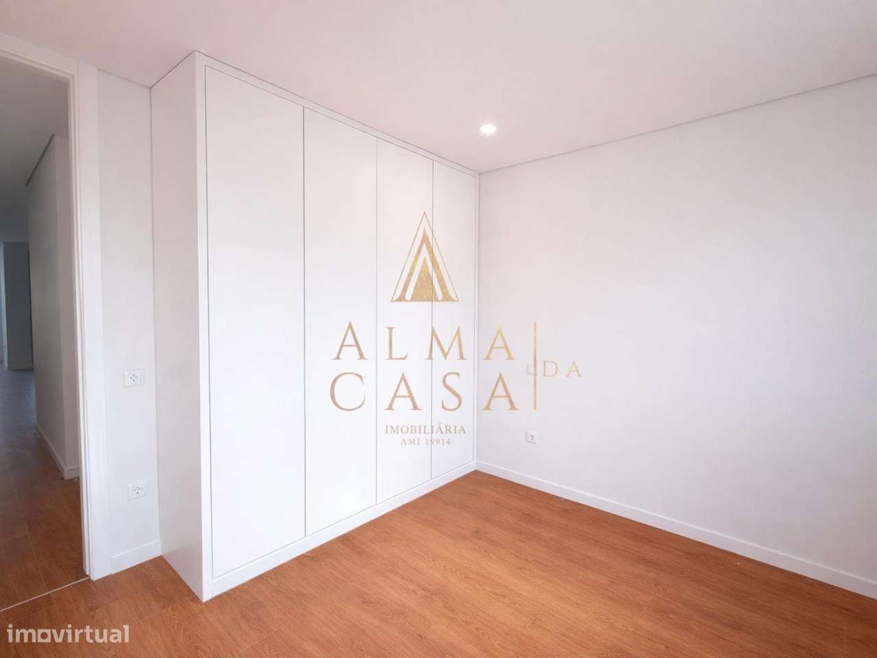 Apartamento T2 Novo | Centro Rio Tinto | Varanda | 2 L. Garagem-8