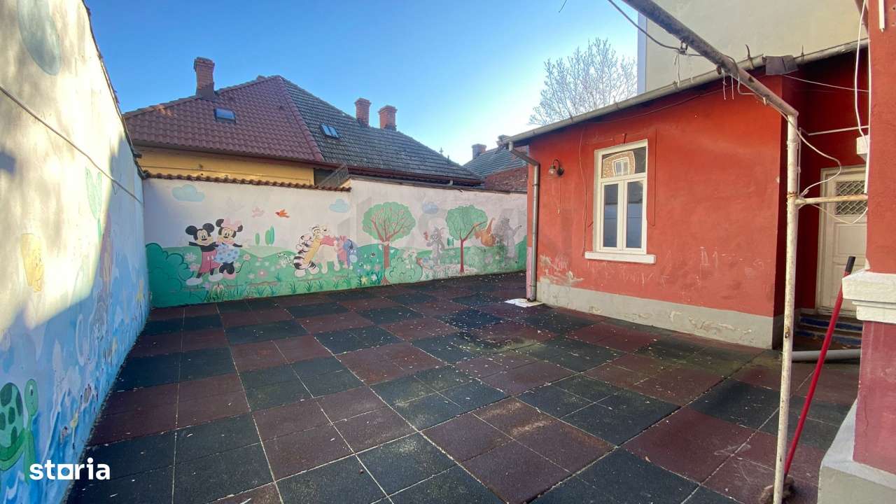 Casa de vanzare Vatra Luminoasa 6 camere - Imagine principală: 4/15