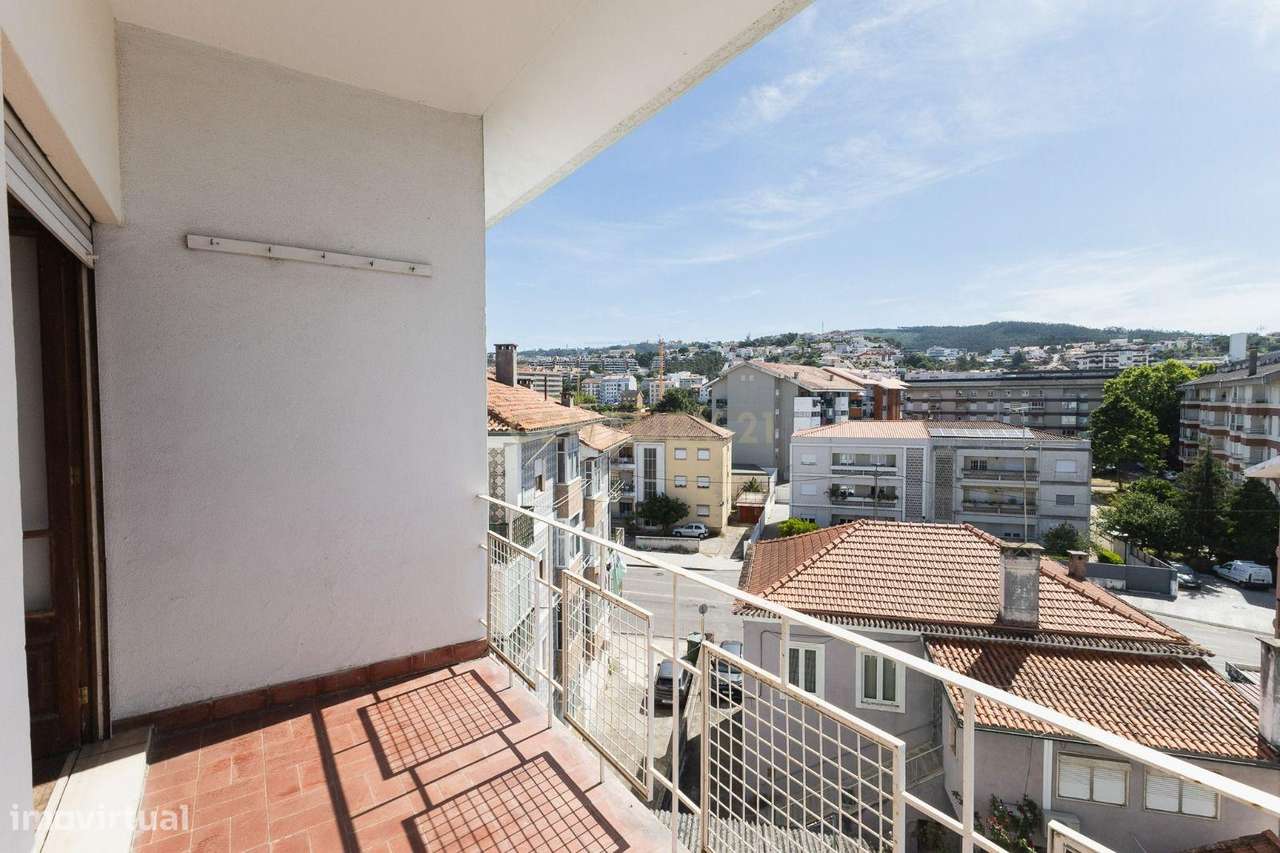 T2 com Sótão no Bairro Norton de Matos-7