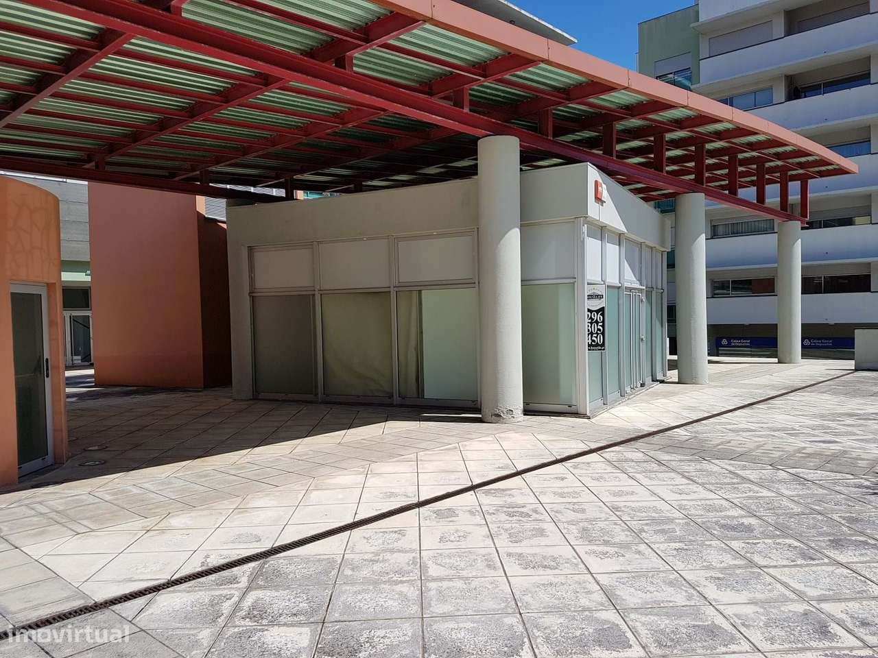 Loja na Avenida D. João III - Edifício Oceanus - Grande imagem: 5/16