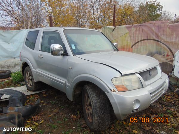 Usa Fata Dreapta mitsubishi Pajero 2004 SUV Argintiu - 1