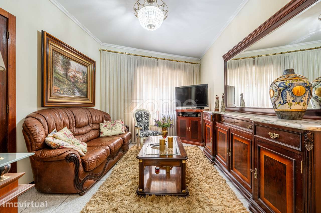 Prédio T5+4 de 3 Pisos – Excelente Localização ao Metro de Campanhã... - Grande imagem: 4/57