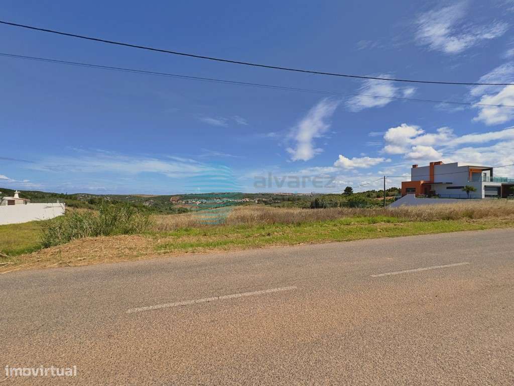 Terreno plano com 9.120m² - Grande imagem: 3/9