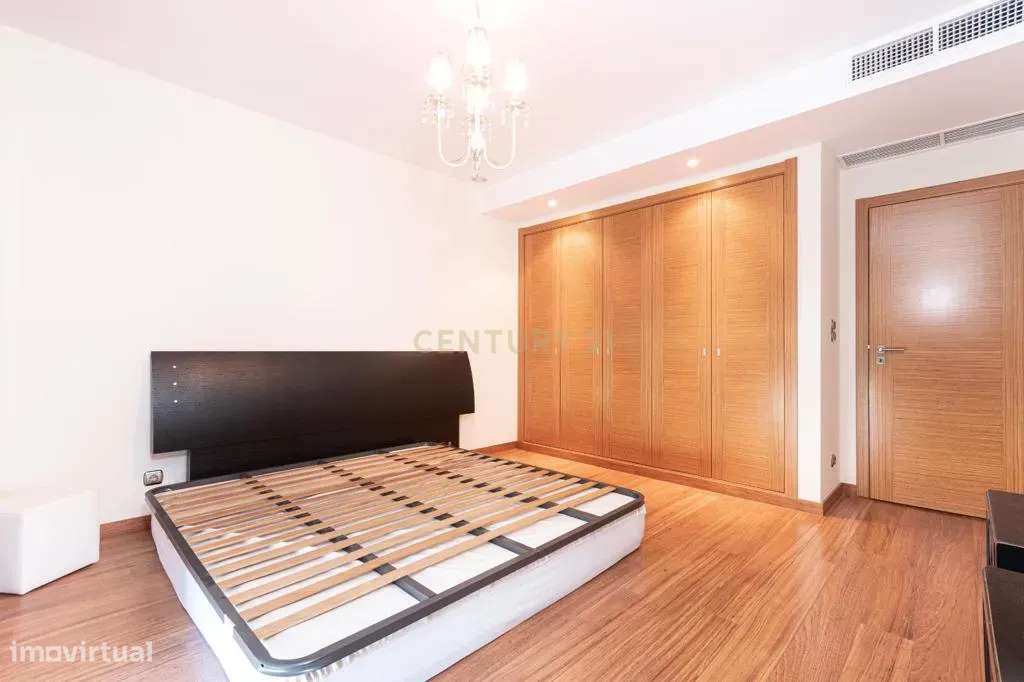 Moradia T8 de grande dimensão em S. João dos Montes, Vila Franca de Xi-17