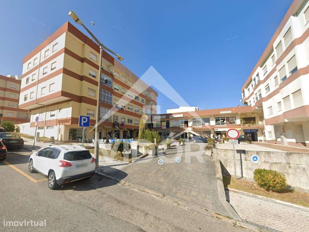 Garagem na Rua D. Luís I - Abadias - Grande imagem: 2/2