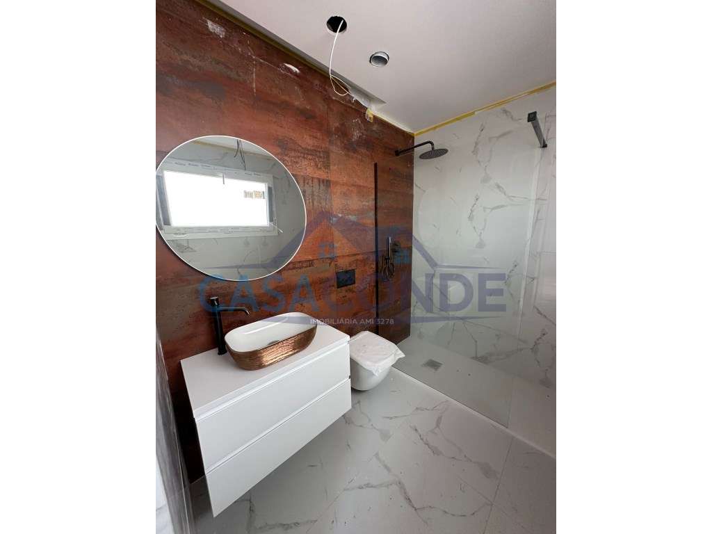 Moradia V4 c/Piscina ,excelentes areas-17