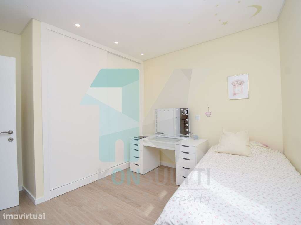 Fantástica Moradia geminada T3+1 com piscina - São Domingos de Rana-14