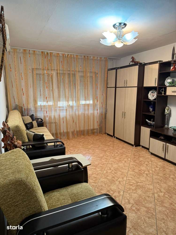 Brazda,Spiru Haret,etaj 3/4,pret 110 000 euro-1