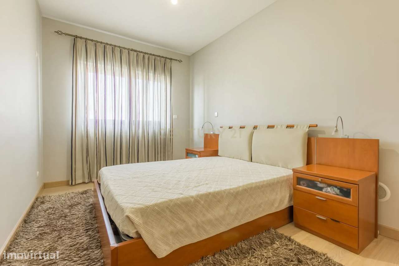 Apartamento T3 com Suíte, Arrecadação e Parqueamento – Conforto, Espaç-13