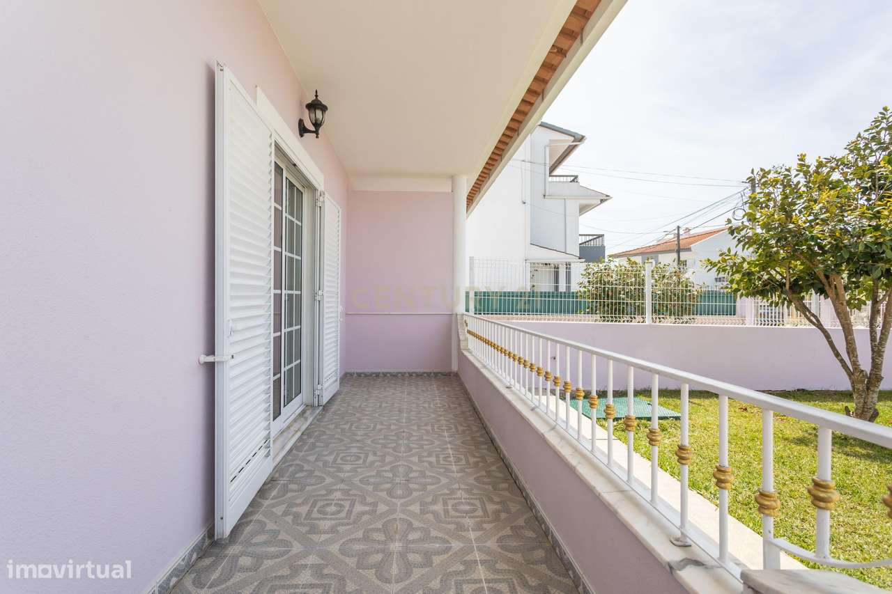 Moradia de 6 assoalhadas em lote de 500 m2-38