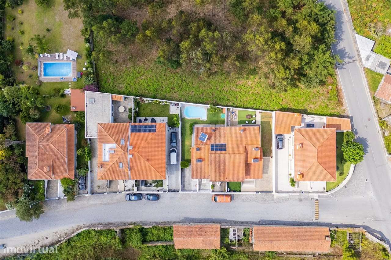 Moradia T4 com piscina nas Marinhas | Esposende-59