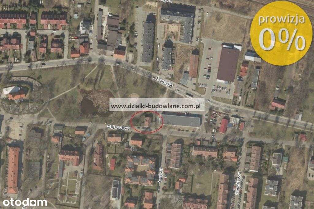 Wolnostojący dom w centrum osiedla-4